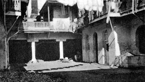 
[image ALT: missingALT. It is an old mansion in New Orleans.]
	